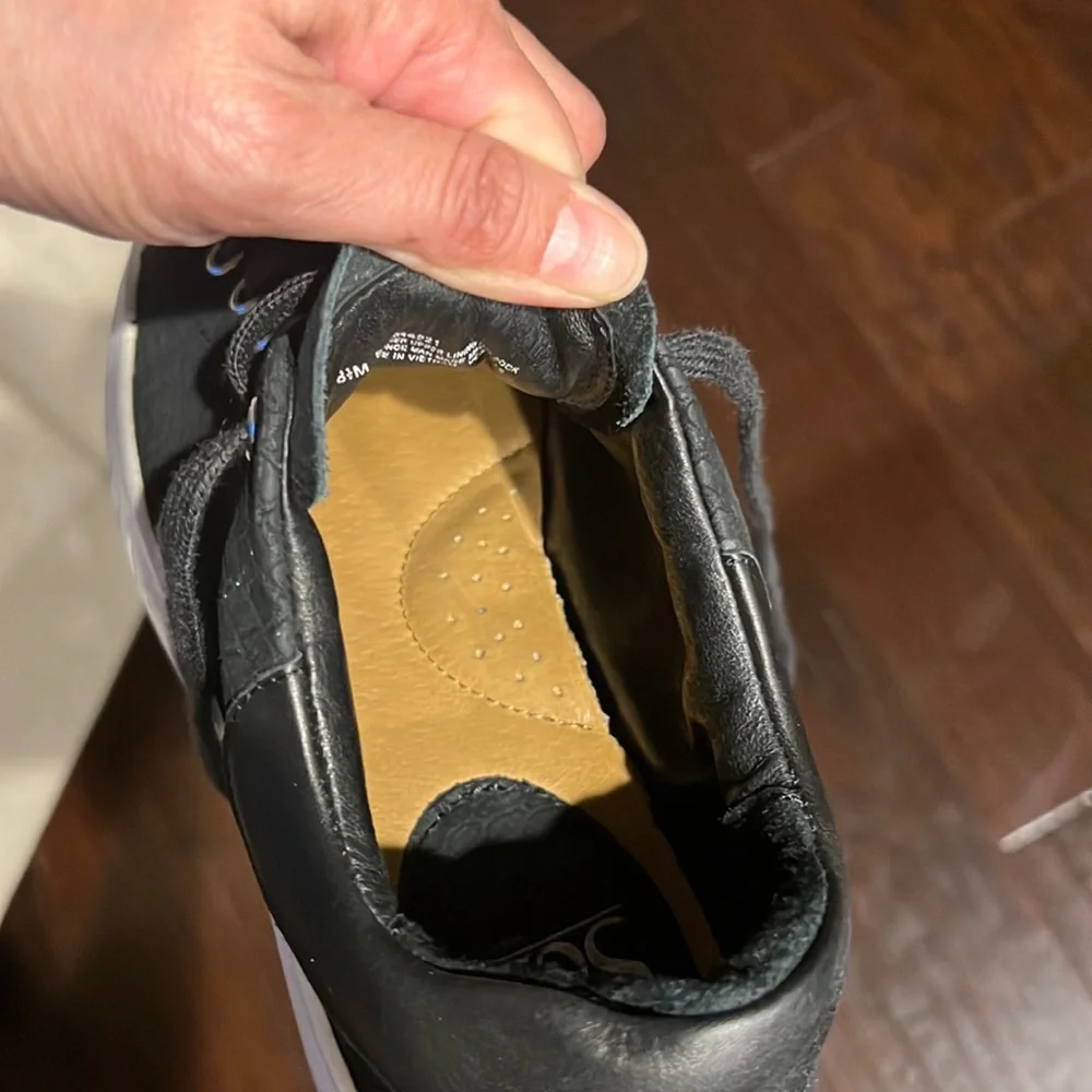 Sofft women Black Textured Sneakers - Picture 14 of 16